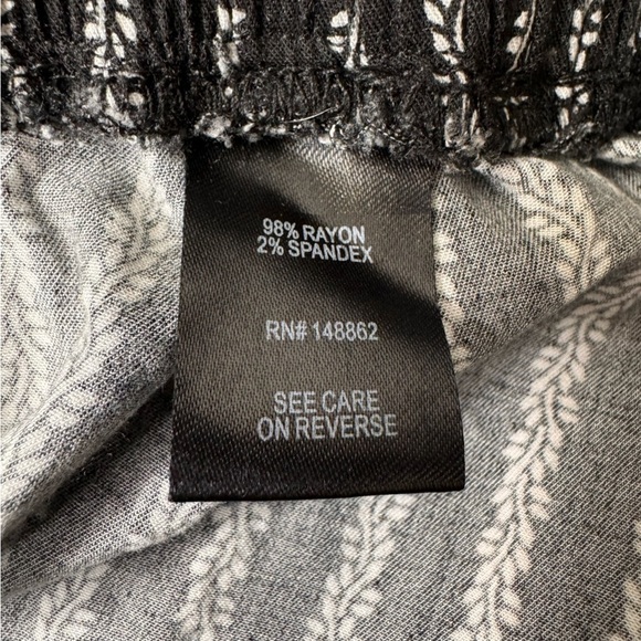 Torrid Black and White Stripe Challis Tie Front Pant Missing Belt Size 2x​ - Picture 13 of 13